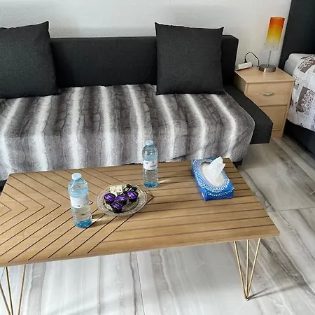 Une Belle Studio Tout Meuble 아파트
