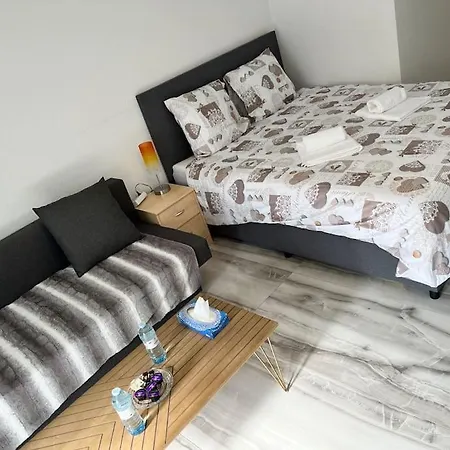 Une Belle Studio Tout Meuble 아파트